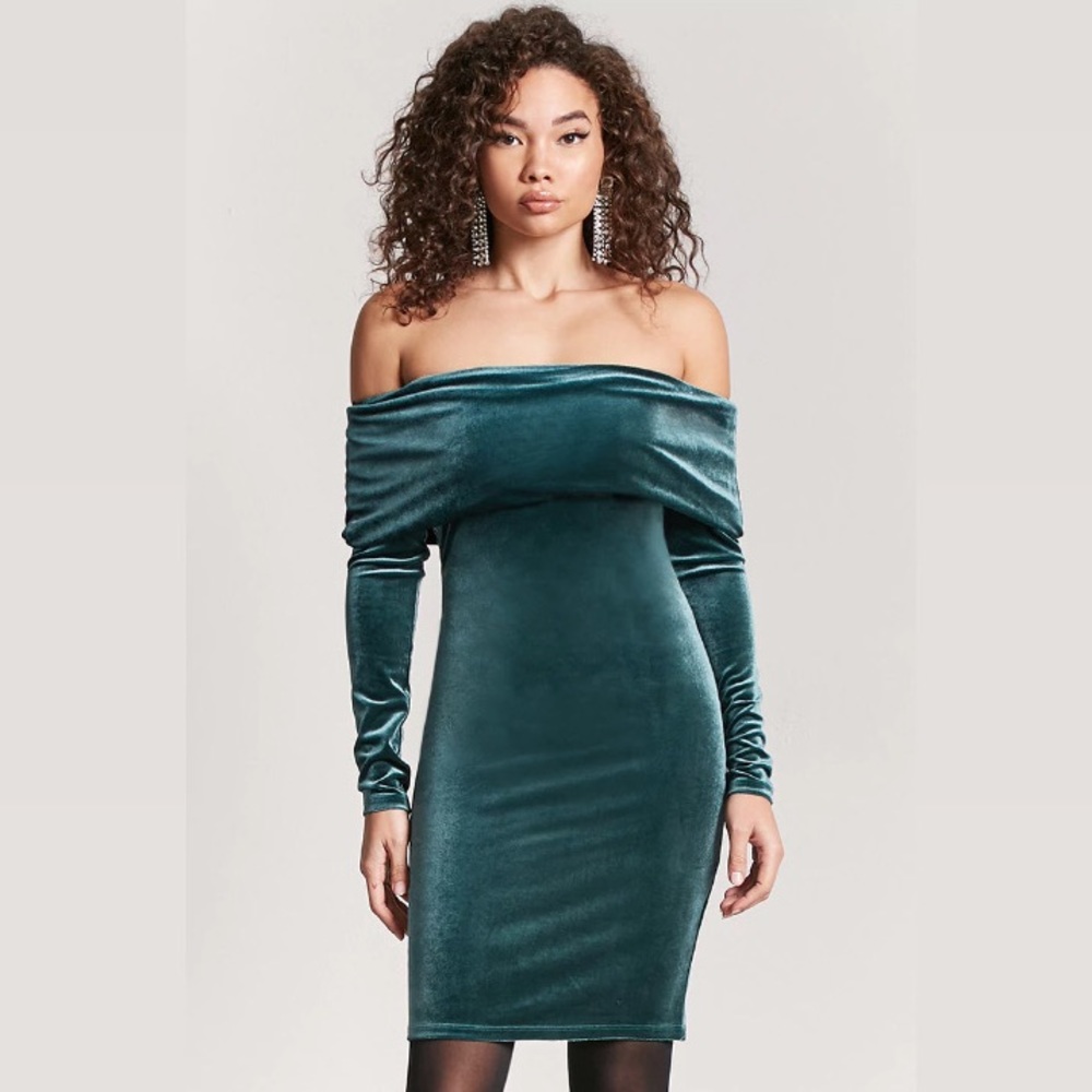 Emerald green bodycon velvet dress